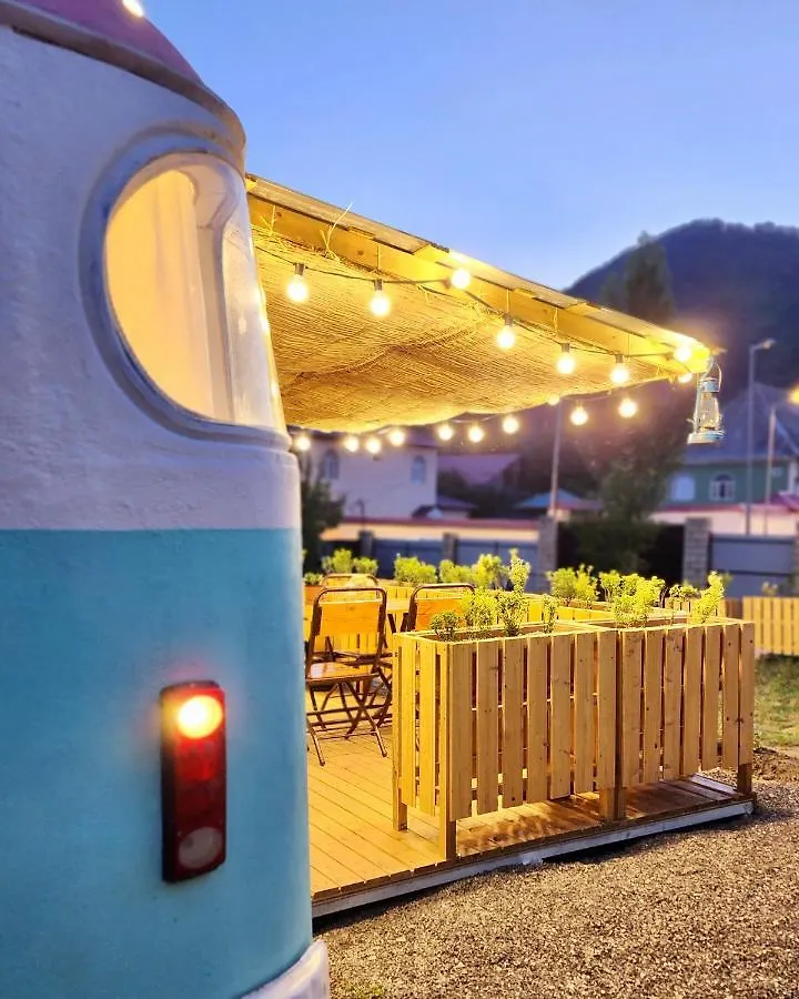 فندق Pavlove Tiny Bus House In Qabala أذربيجان